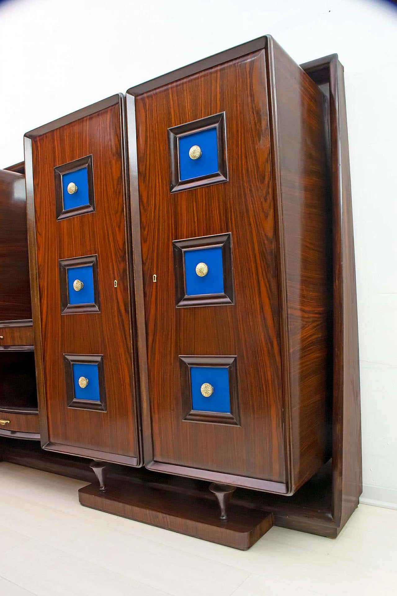 Mobile bar in noce di Guglielmo Ulrich per Arredamenti Casa, anni '40 6