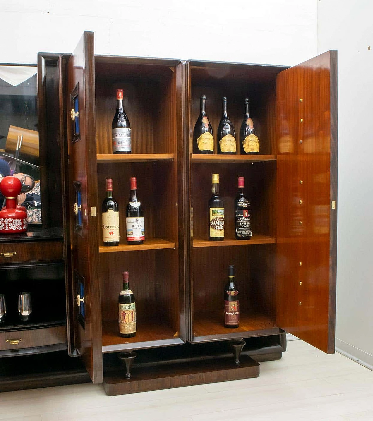 Mobile bar in noce di Guglielmo Ulrich per Arredamenti Casa, anni '40 16