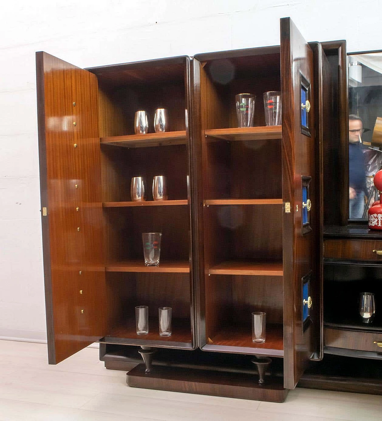 Mobile bar in noce di Guglielmo Ulrich per Arredamenti Casa, anni '40 17