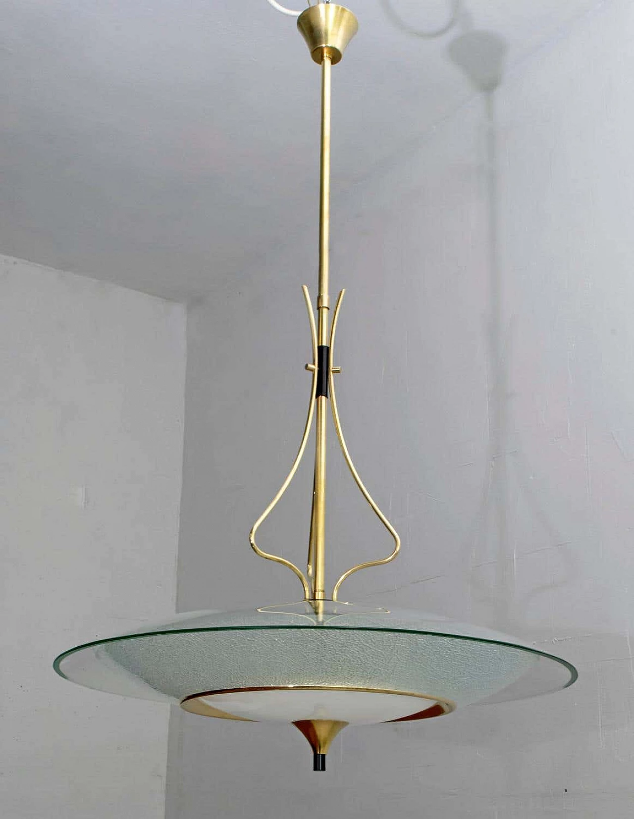 Lampadario tondo in vetro e ottone di Pietro Chiesa per Fontana Arte, anni '40 9