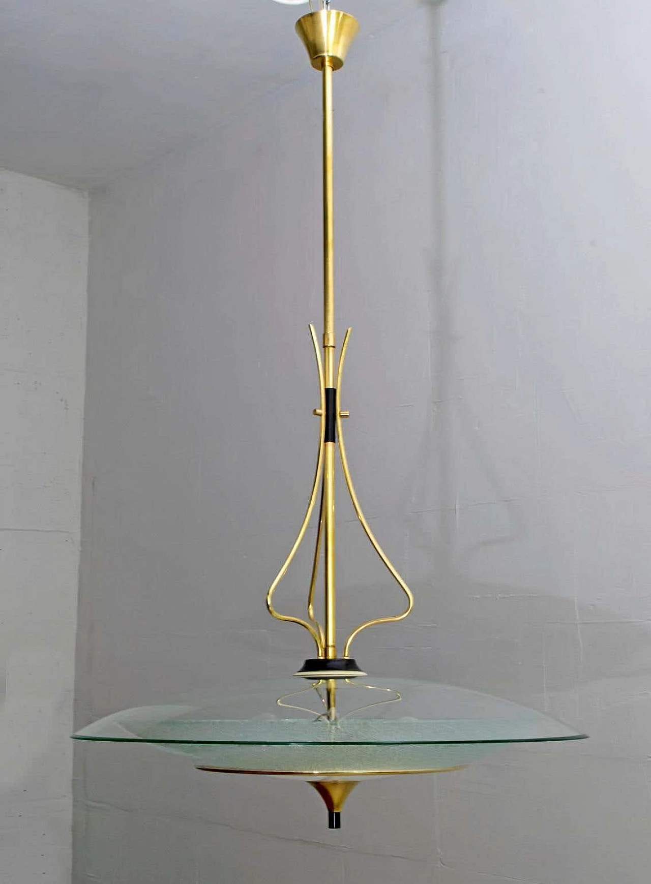 Lampadario tondo in vetro e ottone di Pietro Chiesa per Fontana Arte, anni '40 10