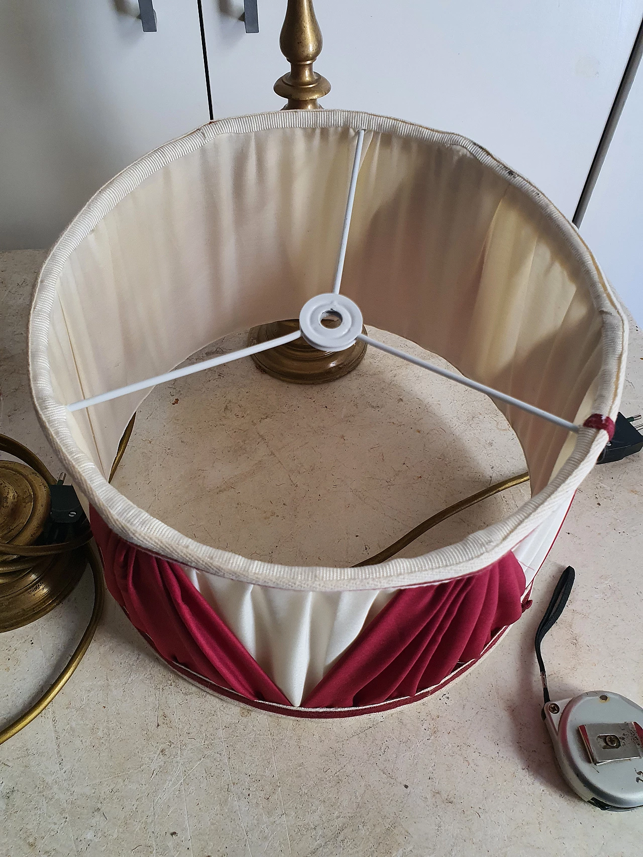 Pair of brass candelabra table lamps 5