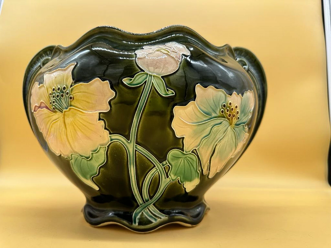 Cachepot in ceramica verde con fiori di Gustave De Bruyn, inzio '900 3