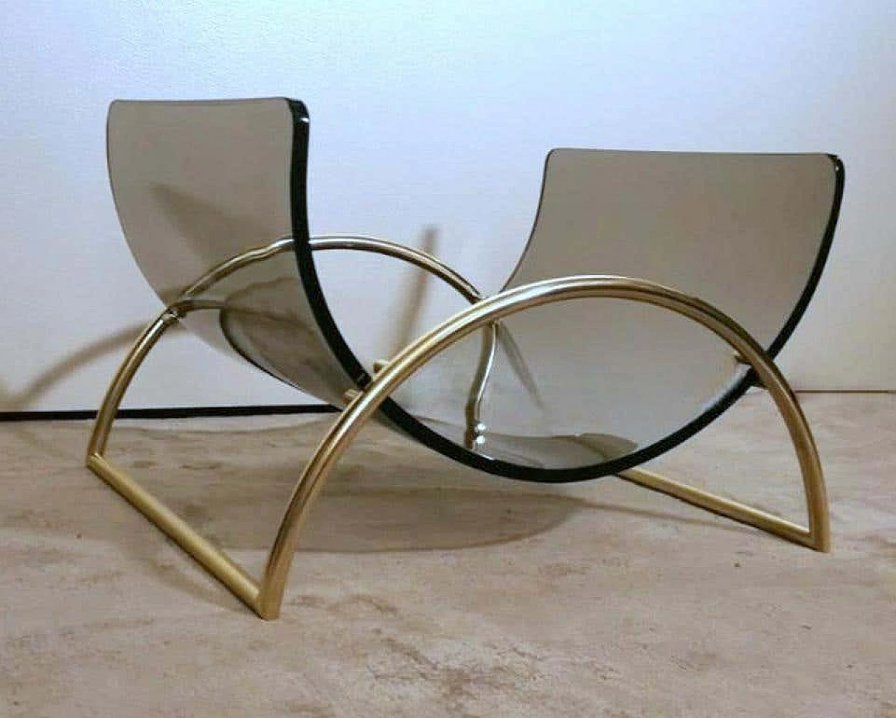 Smoked crystal and brass magazine rack attributed to Gallotti & Radice, 1970s 4