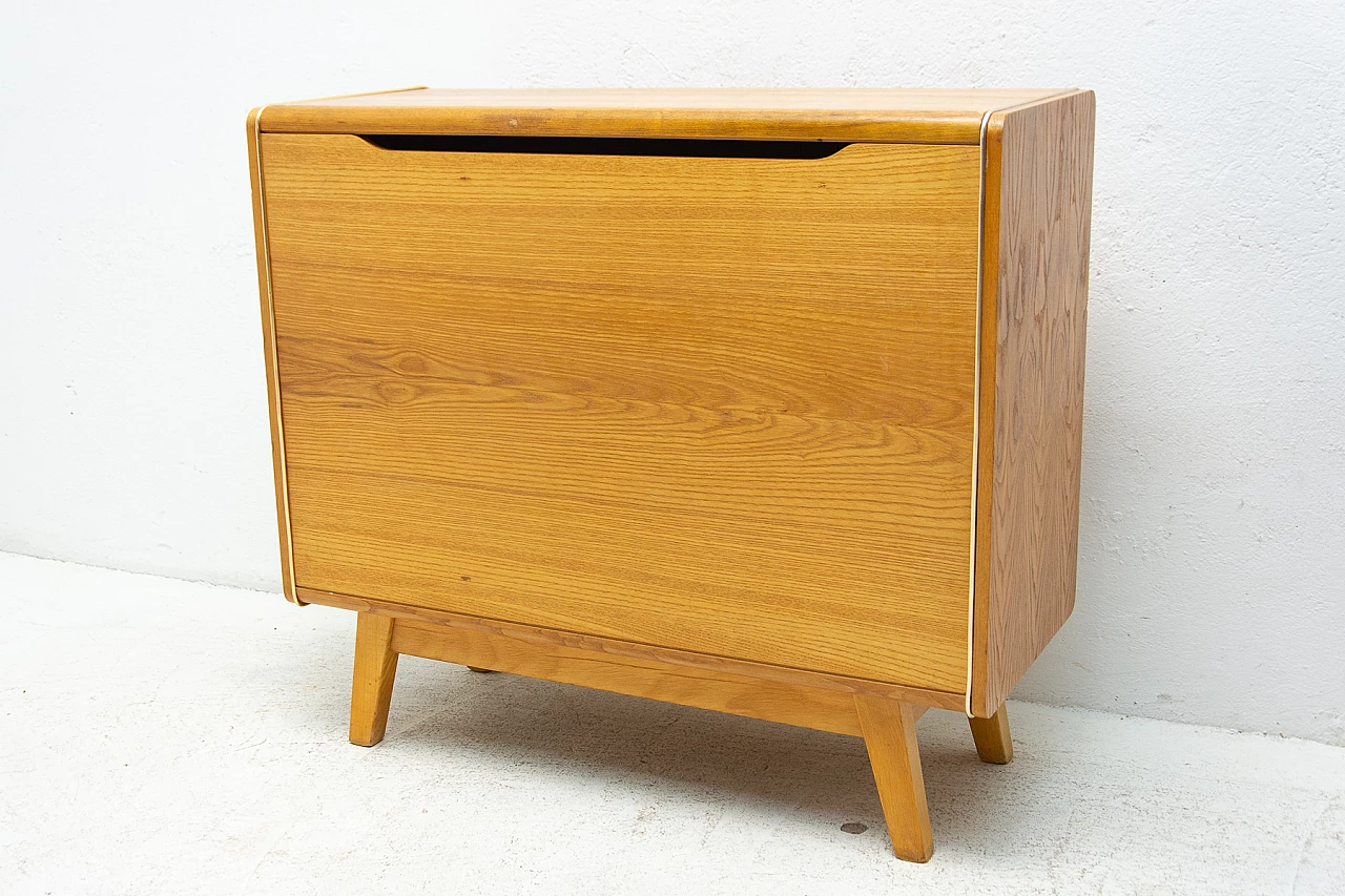 Mid-Century beechwood chest by Bohumil Landsman for Jitona, 1960s 2