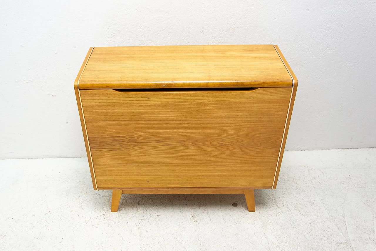 Mid-Century beechwood chest by Bohumil Landsman for Jitona, 1960s 5