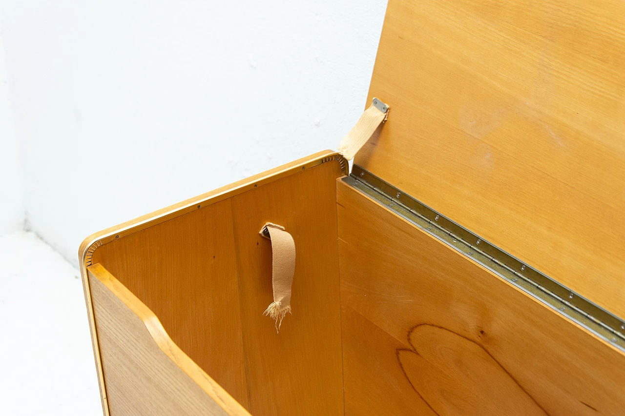 Cassapanca Mid-Century in faggio di Bohumil Landsman per Jitona, anni '60 10