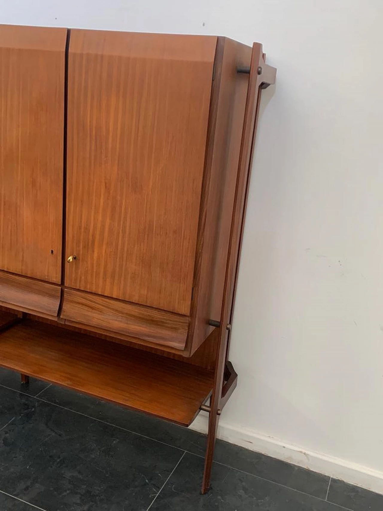 Credenza a tre ante in teak e pergamena nello stile di Silvio Cavatorta, anni '60 4