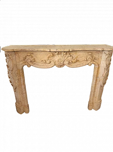 Fireplace in cream Valencia marble, early 19th century