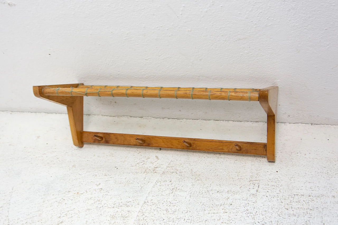 Appendiabiti da parete in faggio di Krásná Jizba, anni '60 12