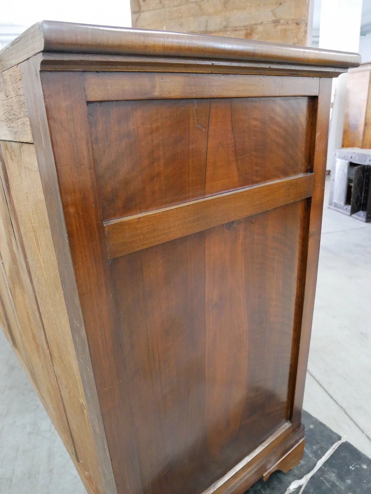 Solid walnut four-door sideboard, late 19th century 14
