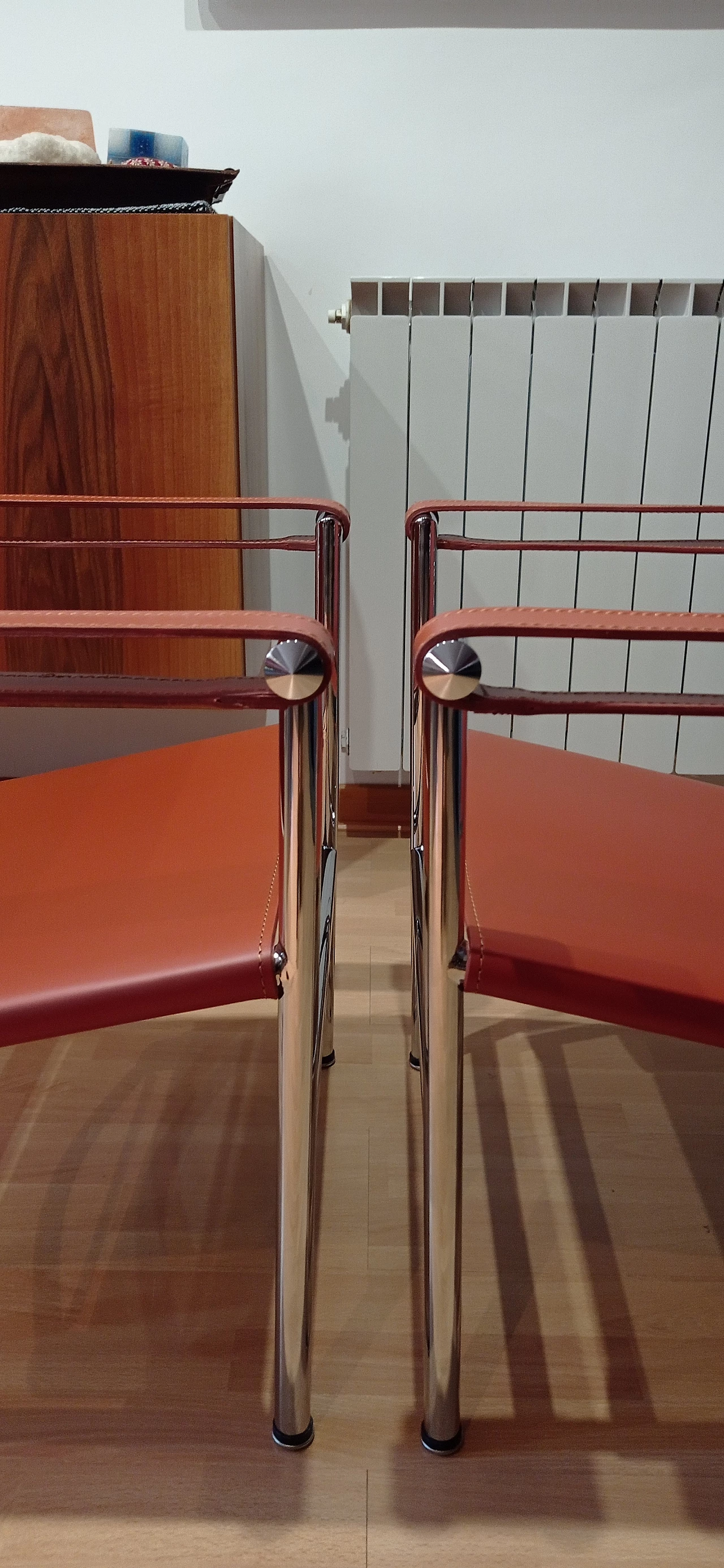 Pair of LC1 leather armchairs by Le Corbusier, P. Jeanneret and C. Perriand for Alivar, 1980s 151