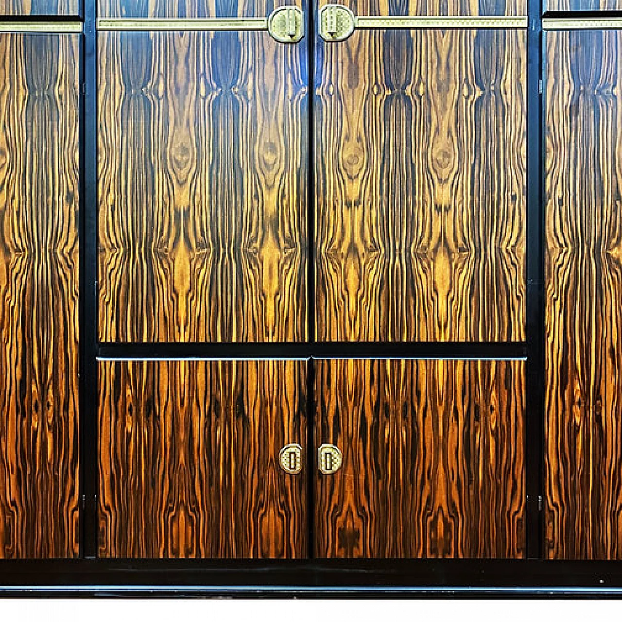 Macassar and brass cabinet attributed to Luciano Frigerio, 1970s 3