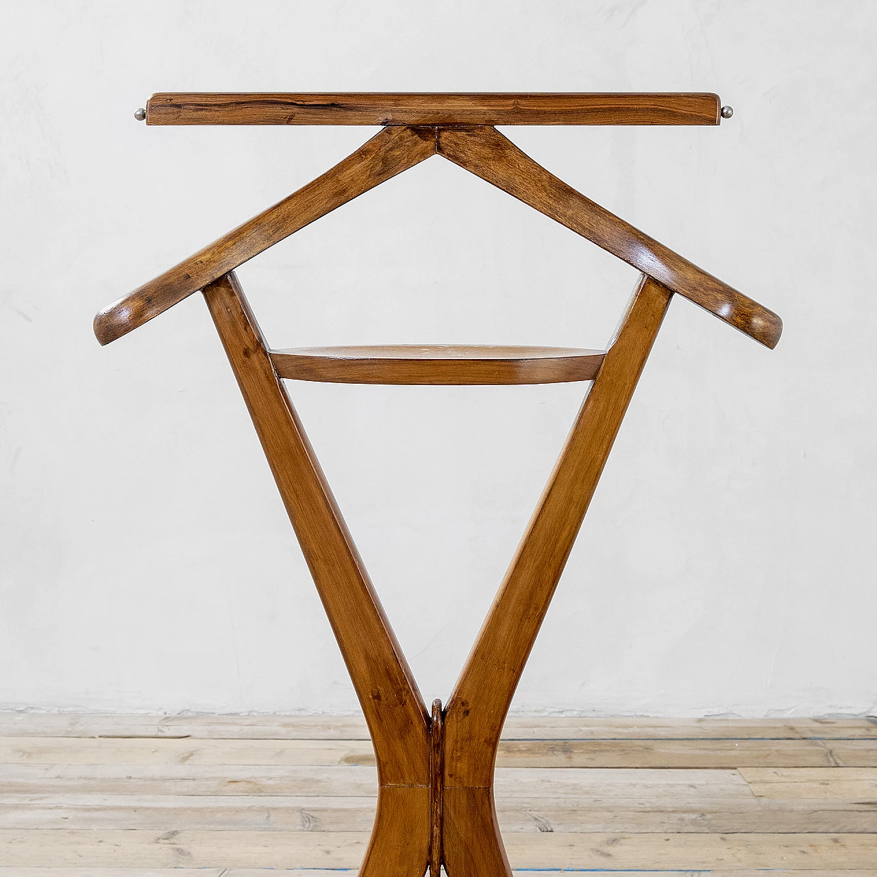 Single wooden valet stand for Fratelli Reguitti, 1950s 2