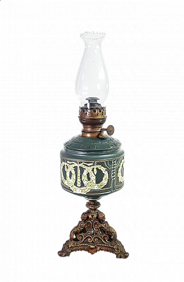 Lume a petrolio Liberty in ceramica smaltata, bronzo e cristallo di Forti Chiesara Cristal de Roche, inizio '900
