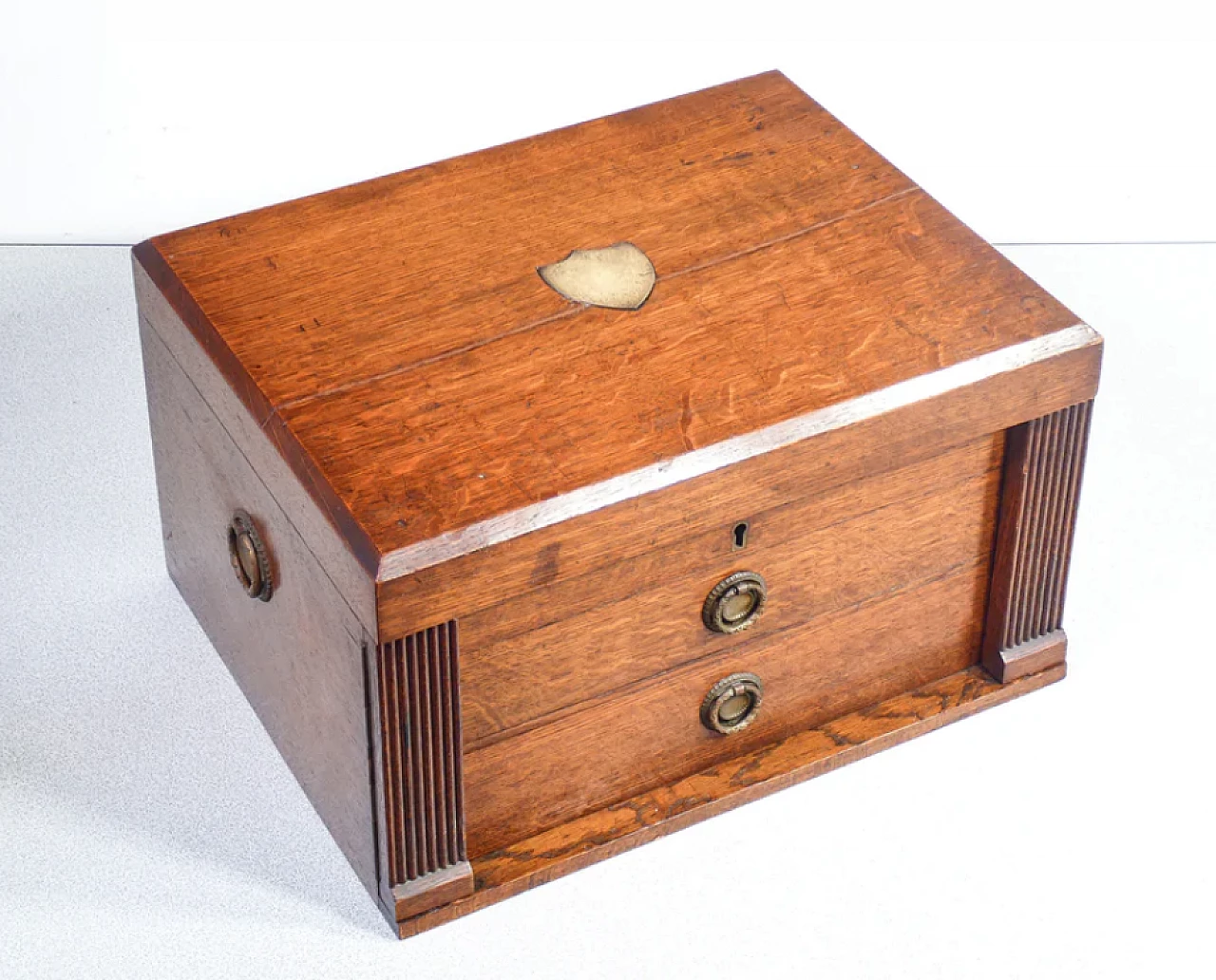 Cutlery service by Walker & Hall Ltd with oak case, 1920s 12