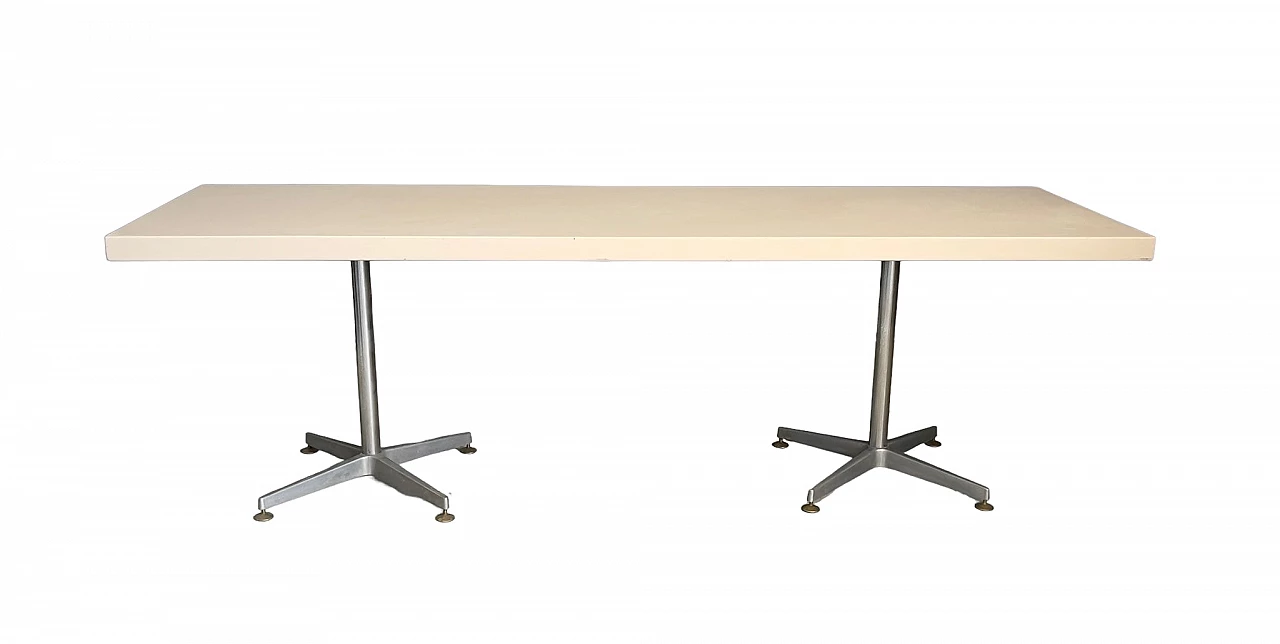 Banco da lavoro industriale con base in alluminio e piano in legno laccato, anni '60 1