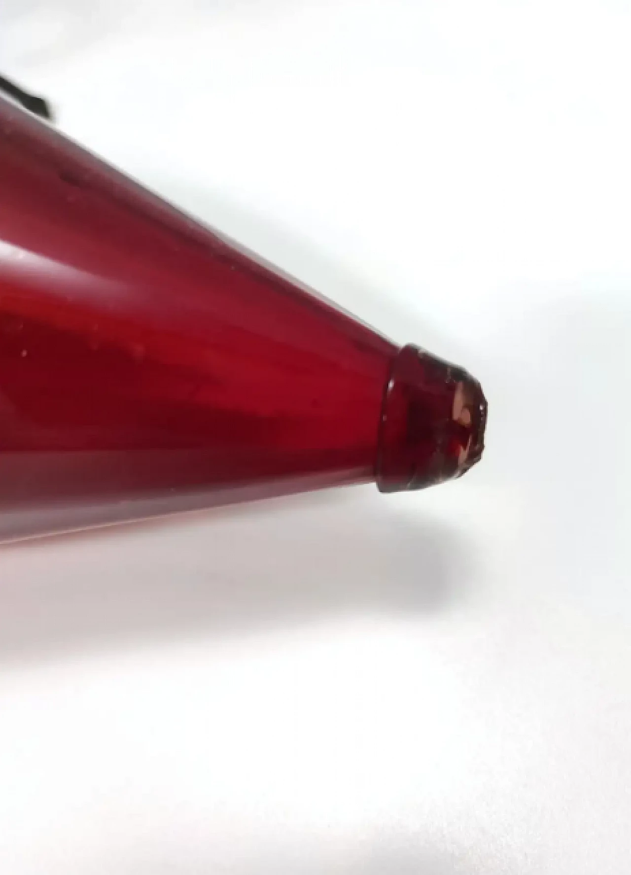 Ruby red Murano glass vase with iron grape vines ascribable to Umberto Bellotto, 1930s 9