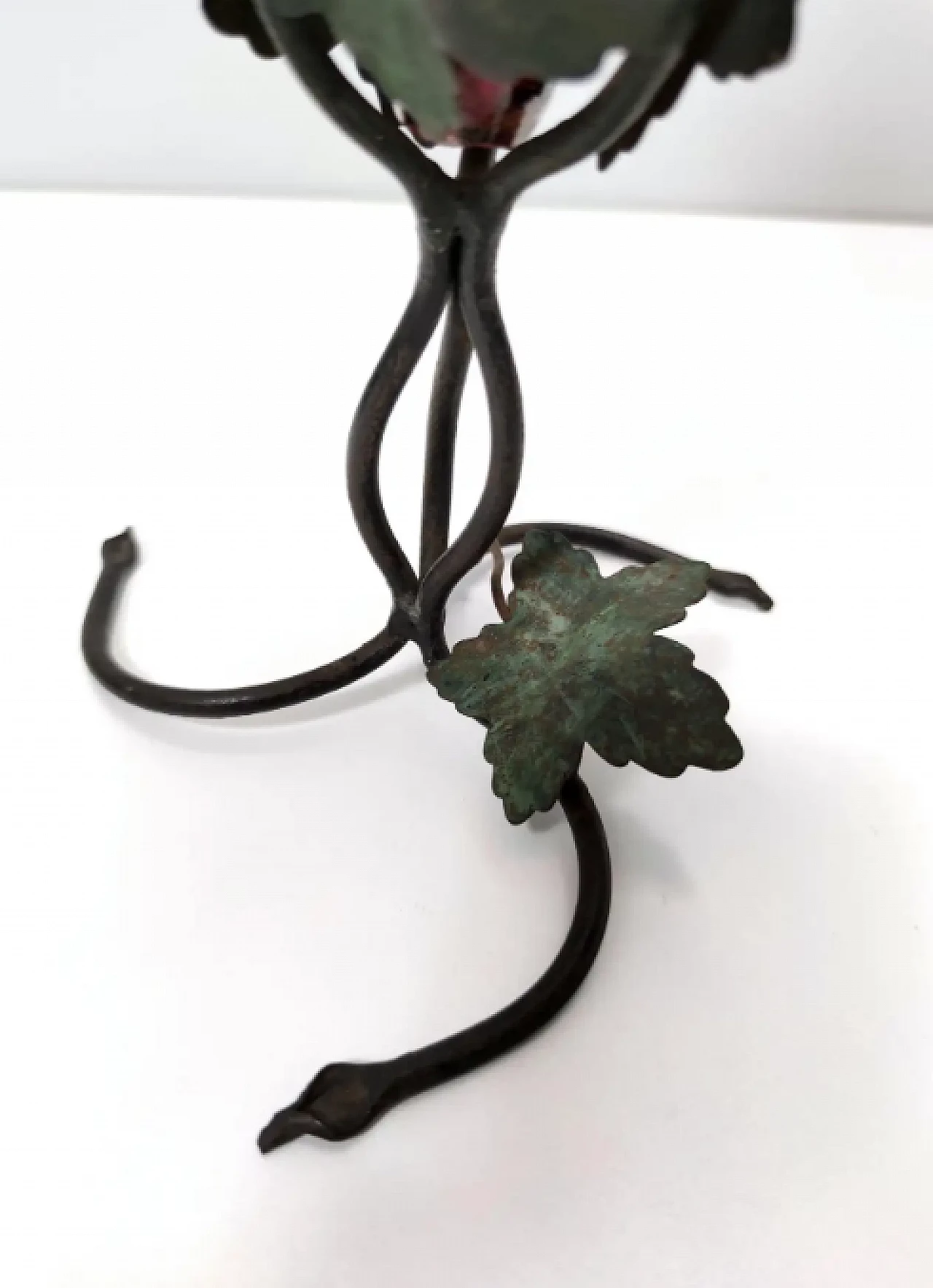 Ruby red Murano glass vase with iron grape vines ascribable to Umberto Bellotto, 1930s 10