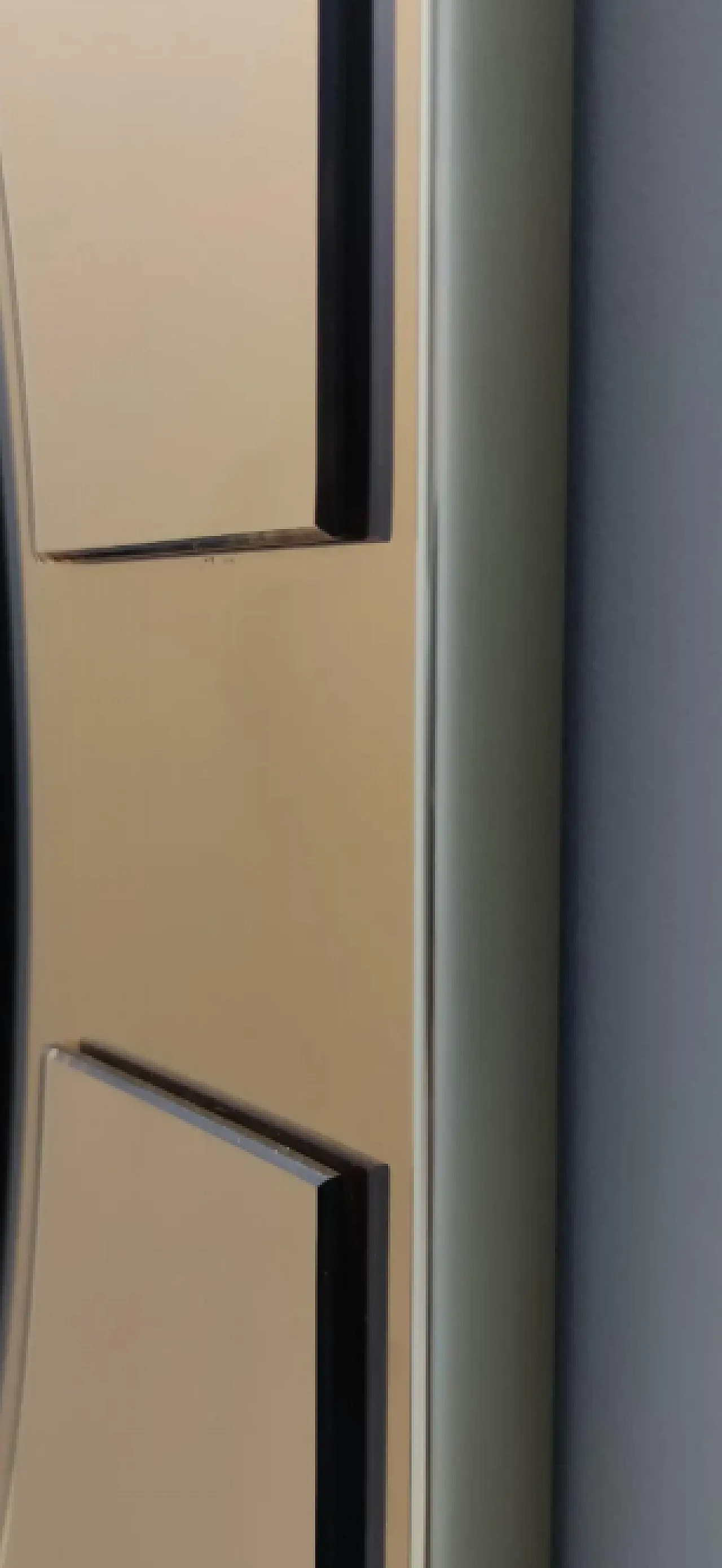 Specchio da parete rettangolare in bronzo di Giannobi, anni '80 10