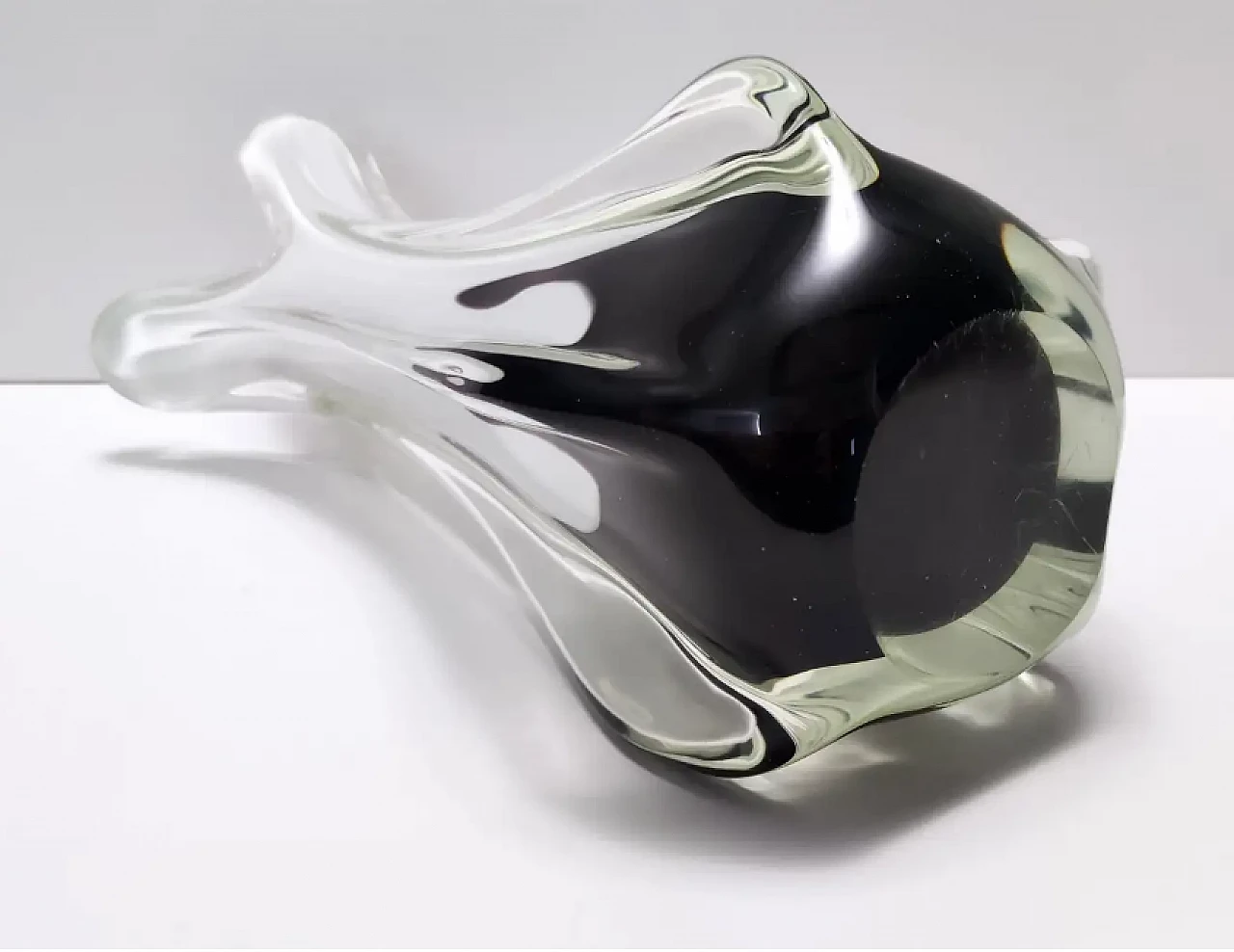 Vaso in vetro soffiato a mano bianco Sommerso dei Fratelli Toso, anni '60 11