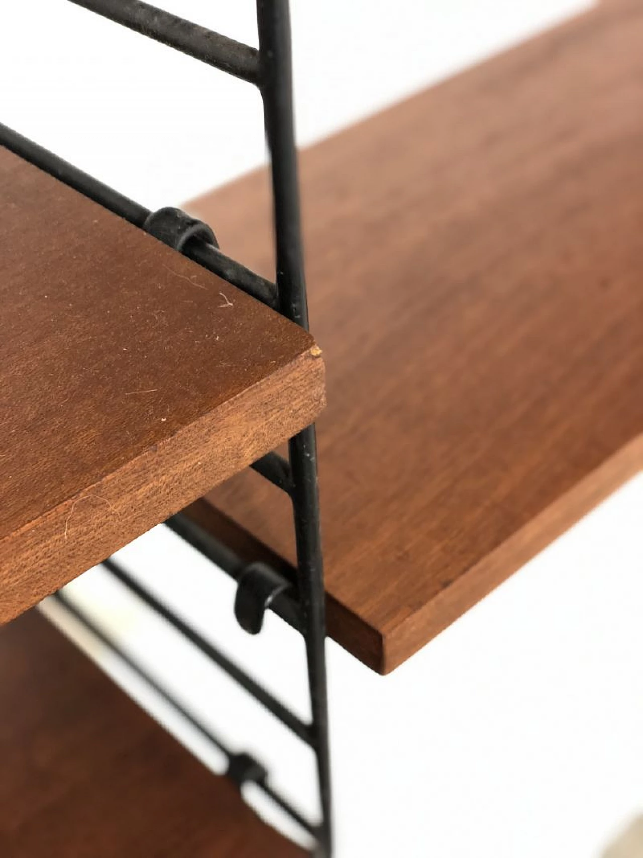 Libreria modulare sospesa in legno e metallo, anni '60 6