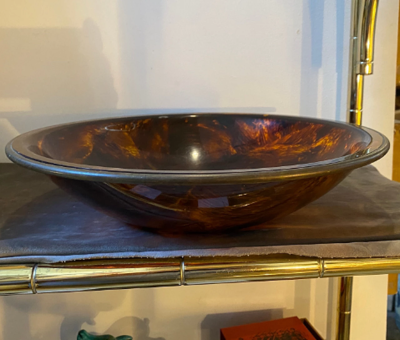 Tortoiseshell lucite and brass bowl in the style of Gabriella Crespi, 1970s 3