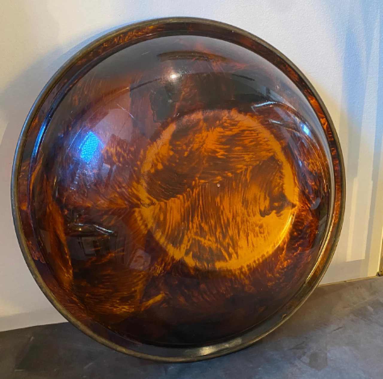 Tortoiseshell lucite and brass bowl in the style of Gabriella Crespi, 1970s 8