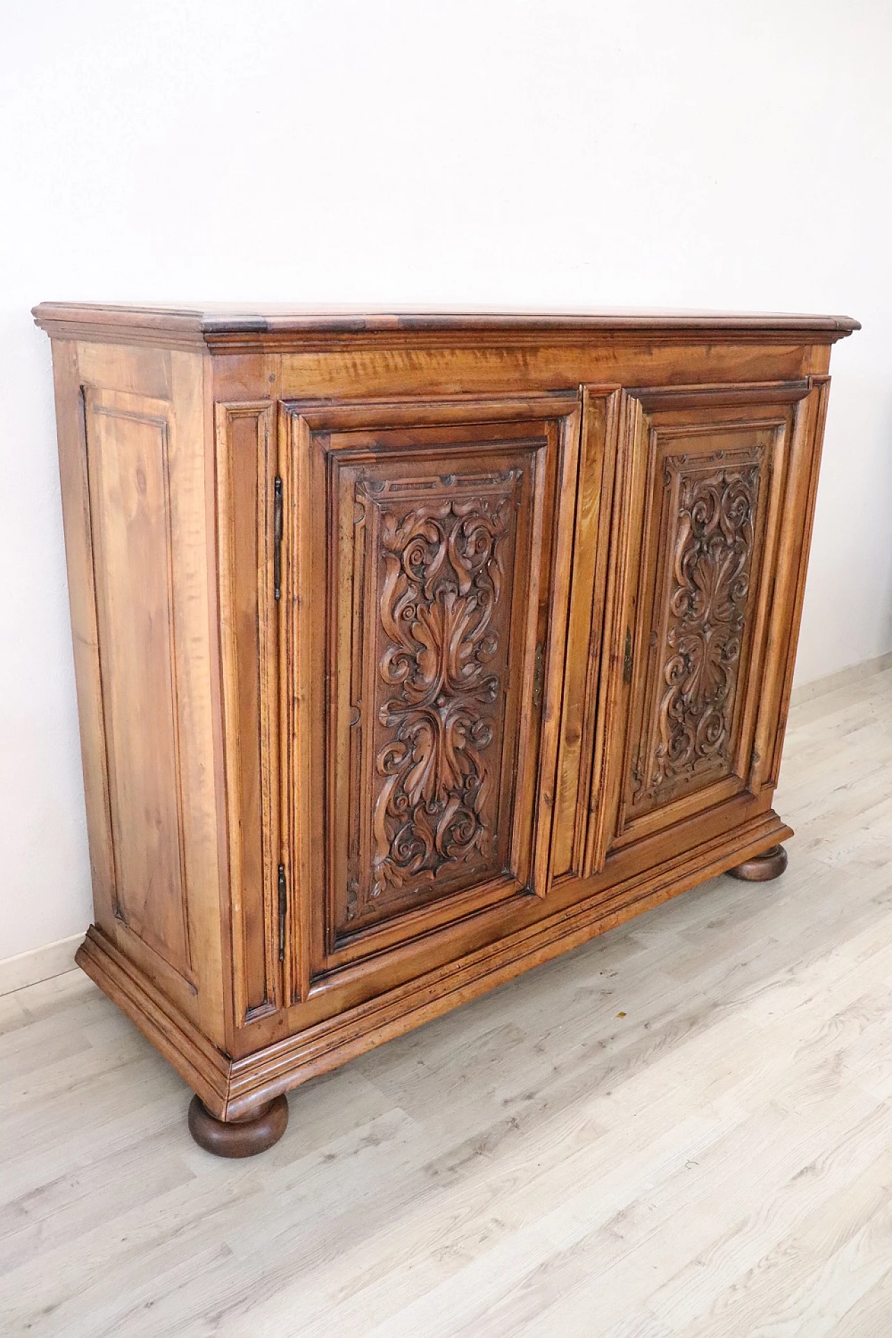 Solid walnut sideboard, second half of the 19th century 2