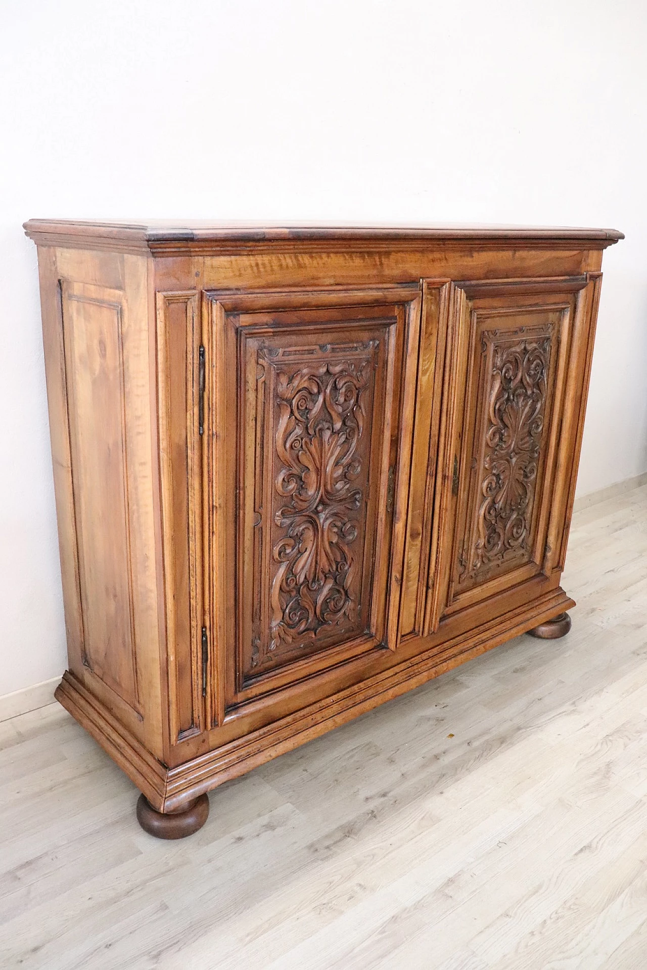 Credenza in noce massello, seconda metà dell'800 2