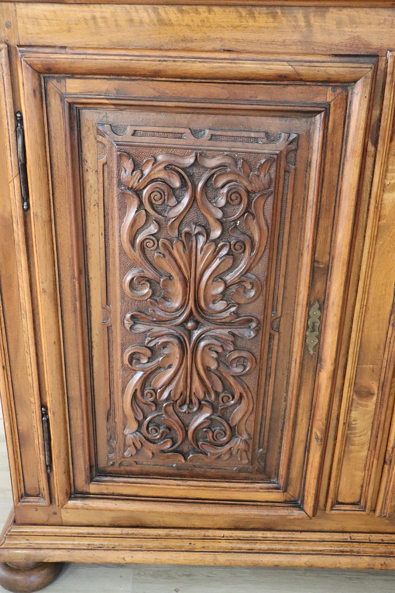 Credenza in noce massello, seconda metà dell'800 4