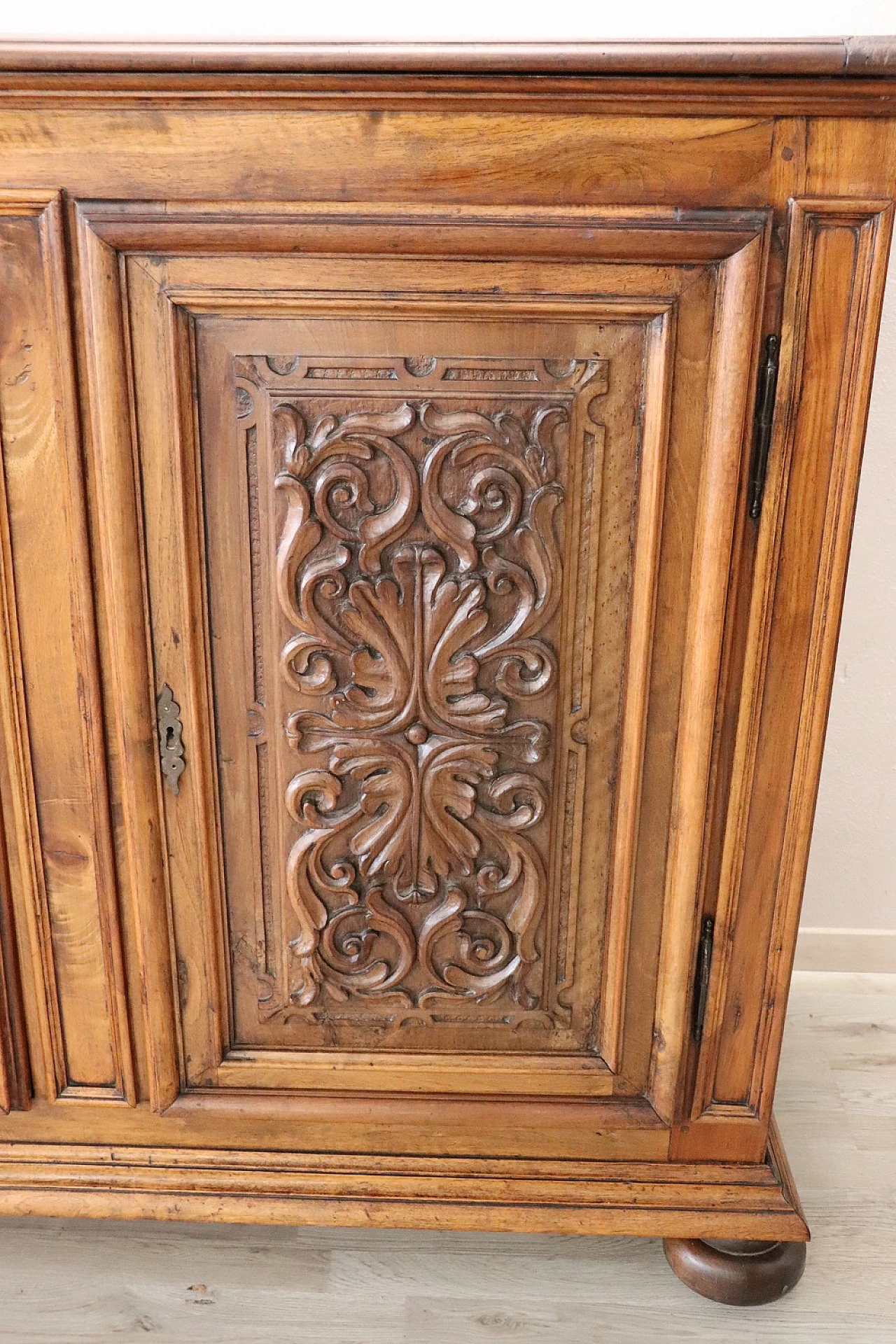 Credenza in noce massello, seconda metà dell'800 5