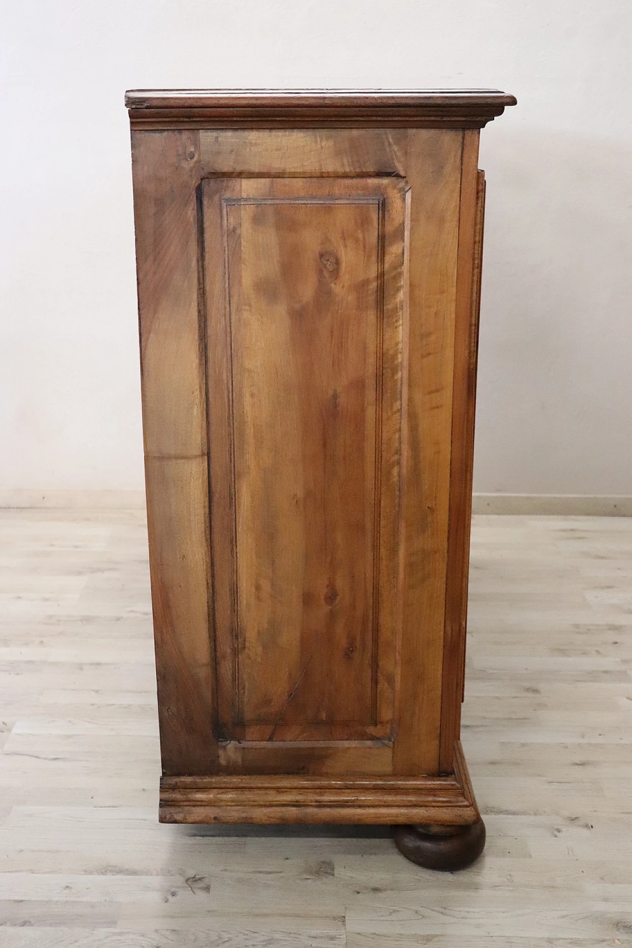 Credenza in noce massello, seconda metà dell'800 9