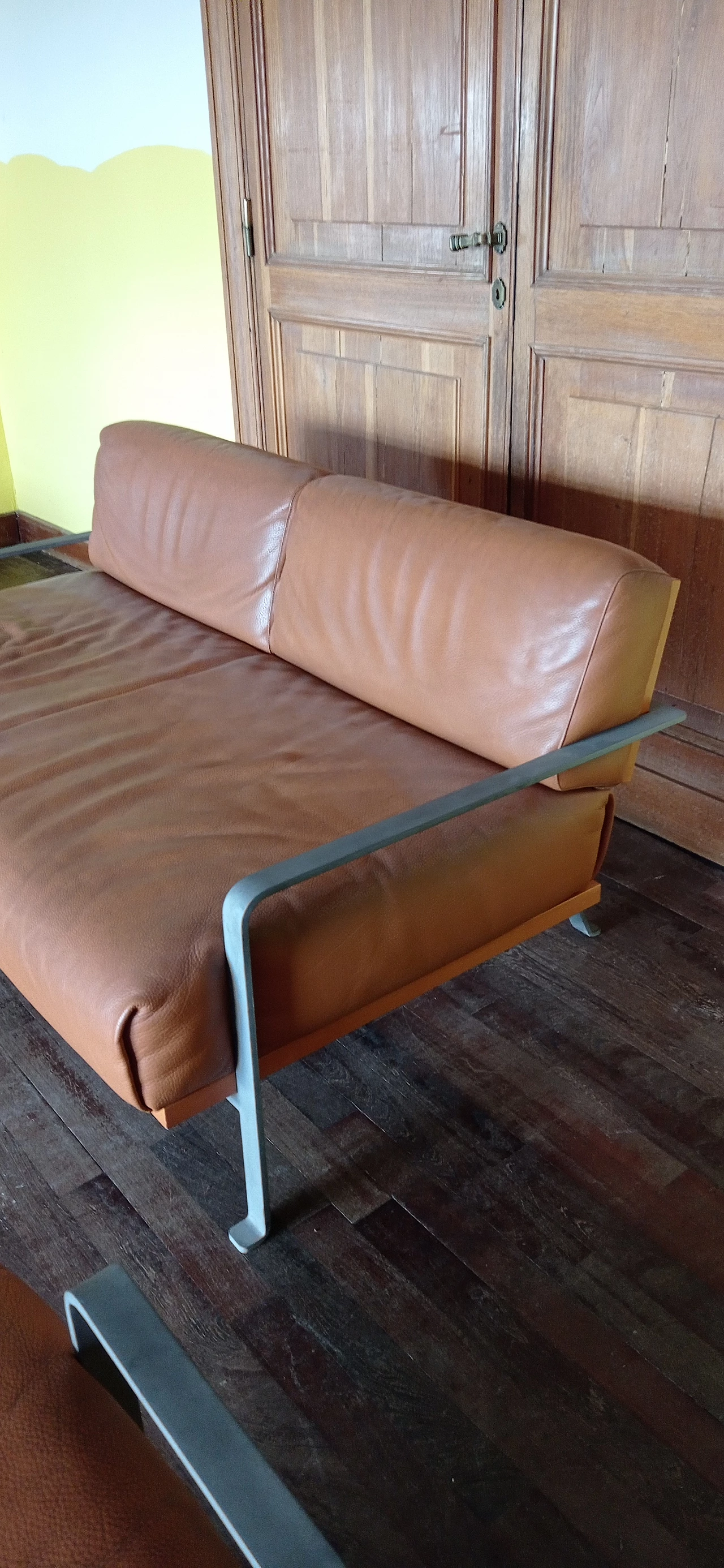 Divano a due posti e poltrona Razius in pelle di Matteo Grassi 1880, anni '2000 38