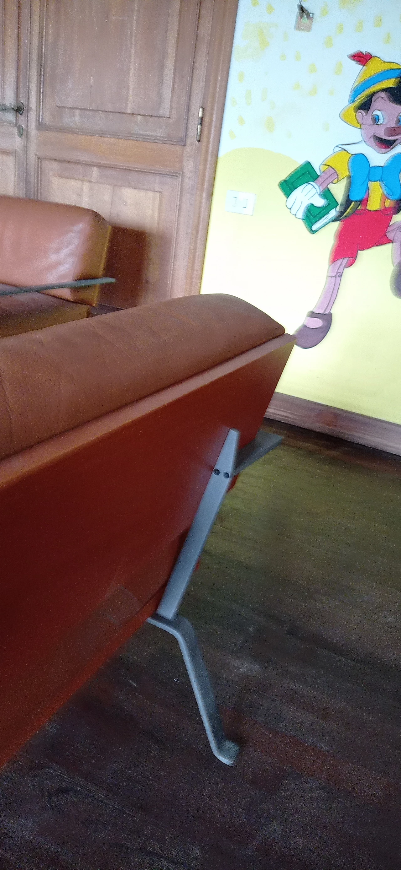 Divano a due posti e poltrona Razius in pelle di Matteo Grassi 1880, anni '2000 56