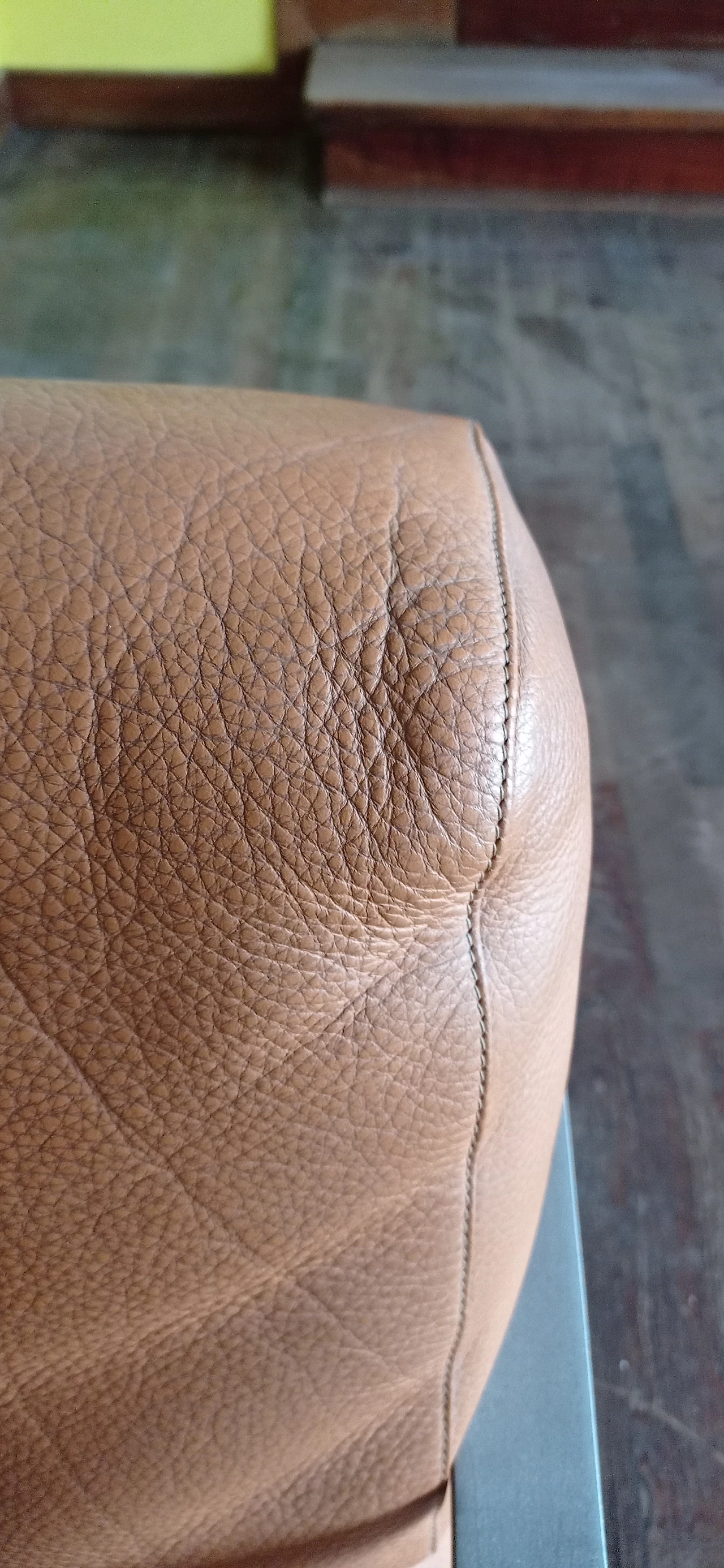 Divano a due posti e poltrona Razius in pelle di Matteo Grassi 1880, anni '2000 75