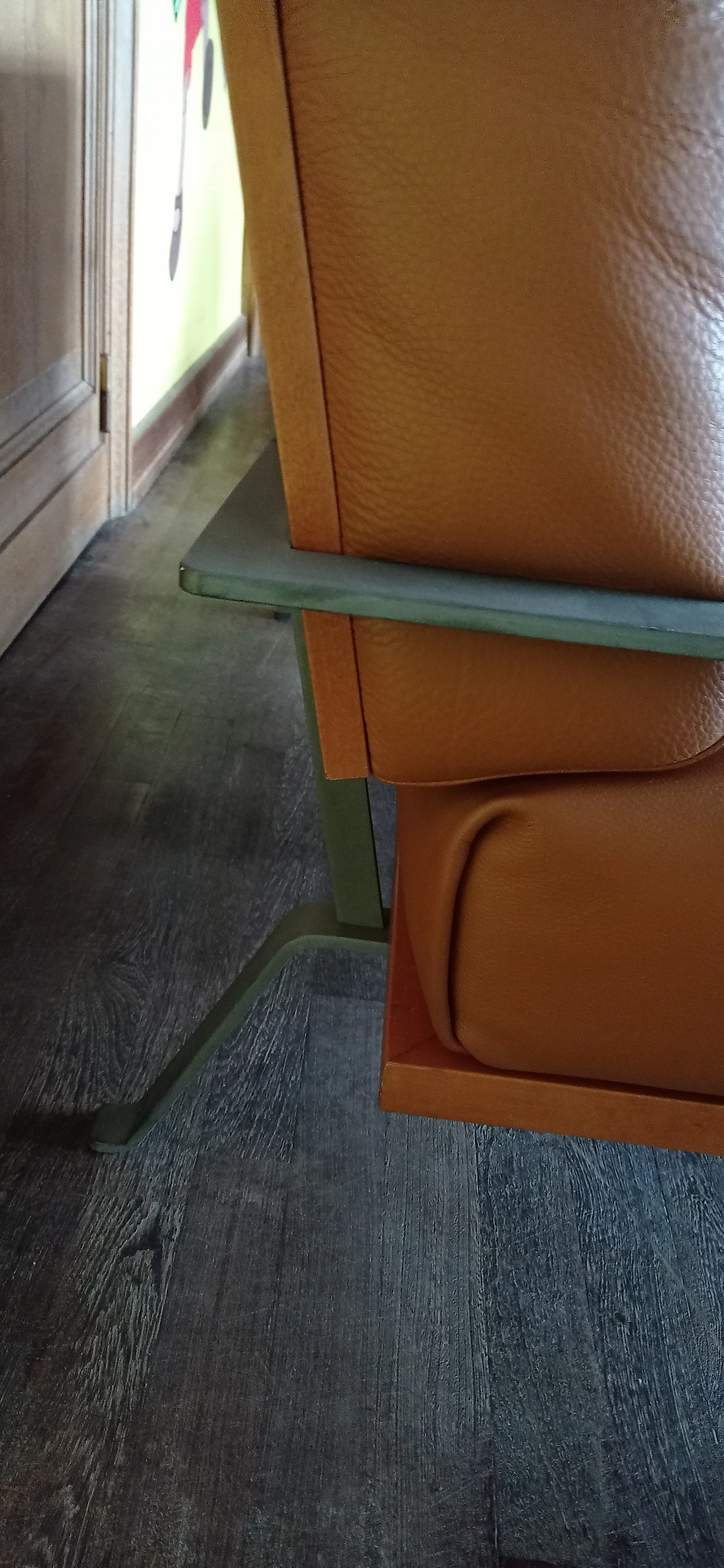 Divano a due posti e poltrona Razius in pelle di Matteo Grassi 1880, anni '2000 88