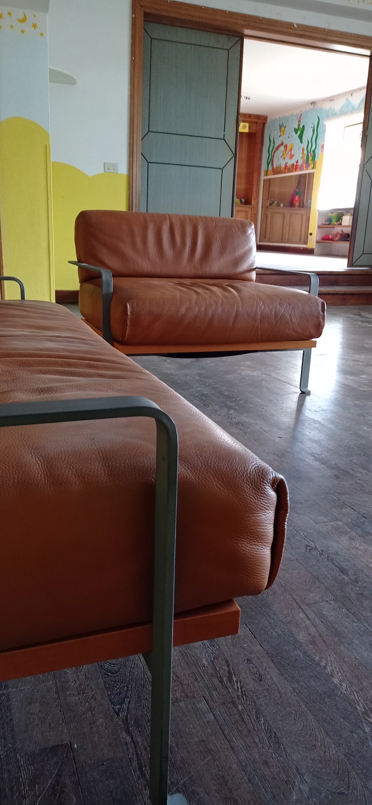 Divano a due posti e poltrona Razius in pelle di Matteo Grassi 1880, anni '2000 91