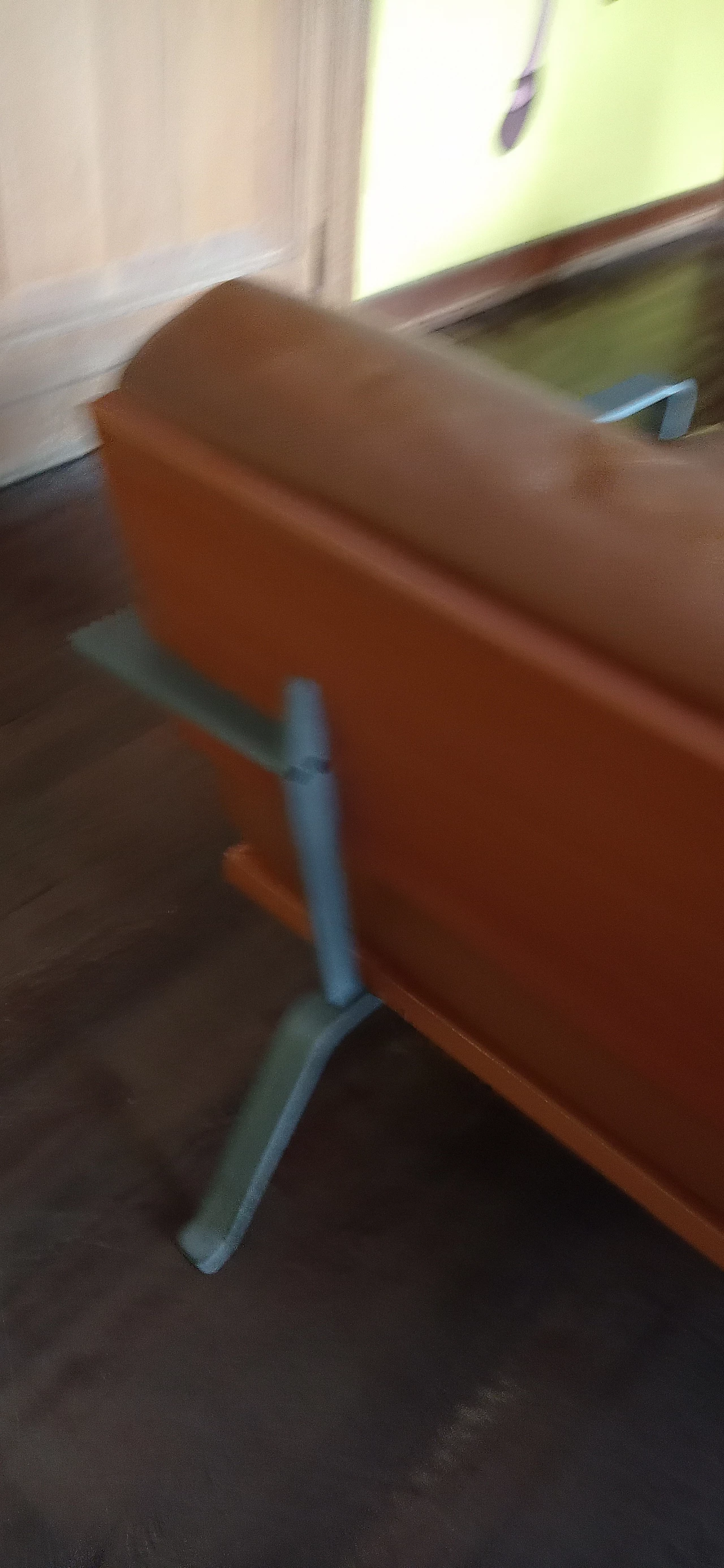 Divano a due posti e poltrona Razius in pelle di Matteo Grassi 1880, anni '2000 108