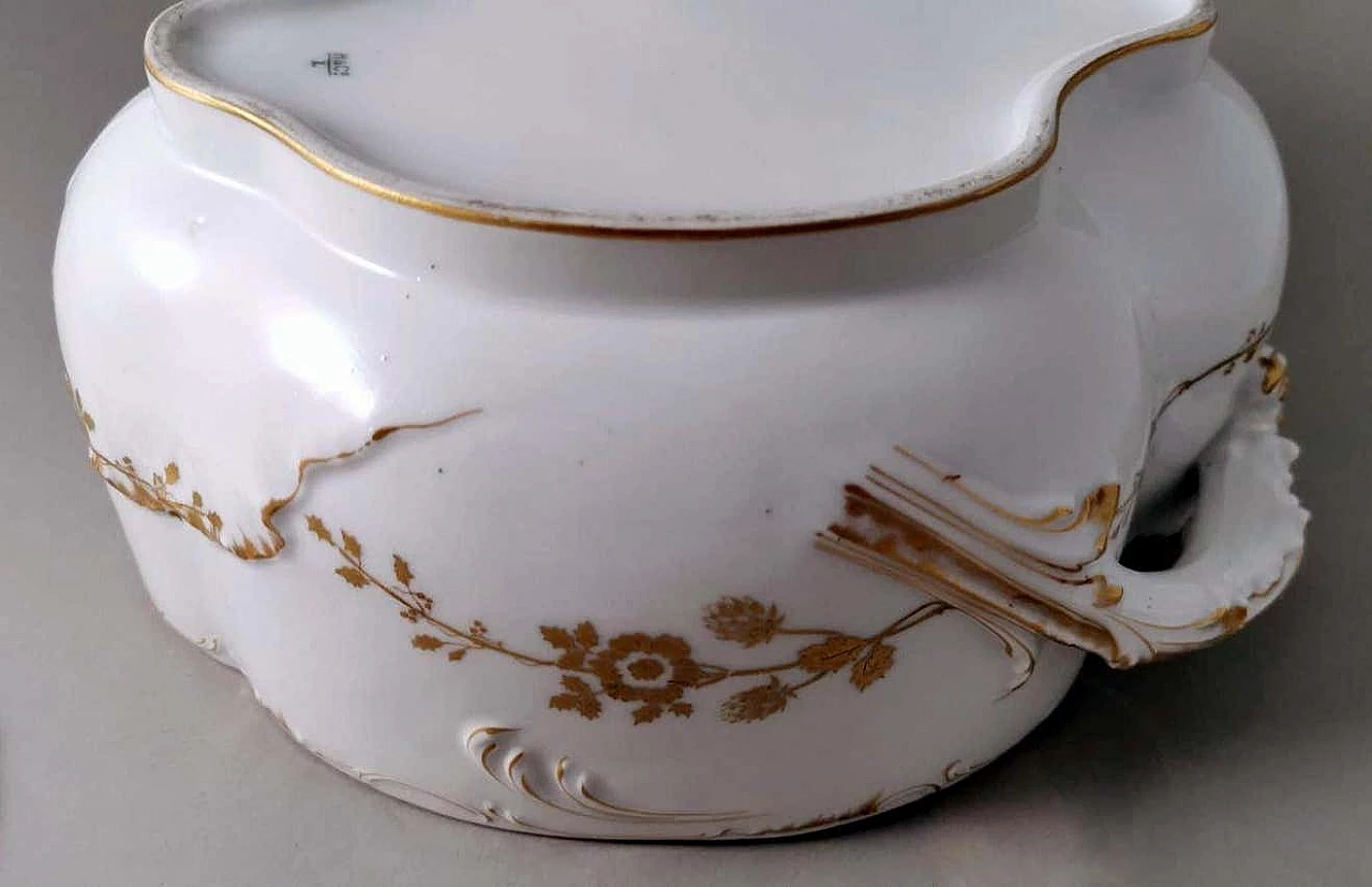 White porcelain tureen with gilt decoration by Haviland & Co Limoges, early 20th century 16
