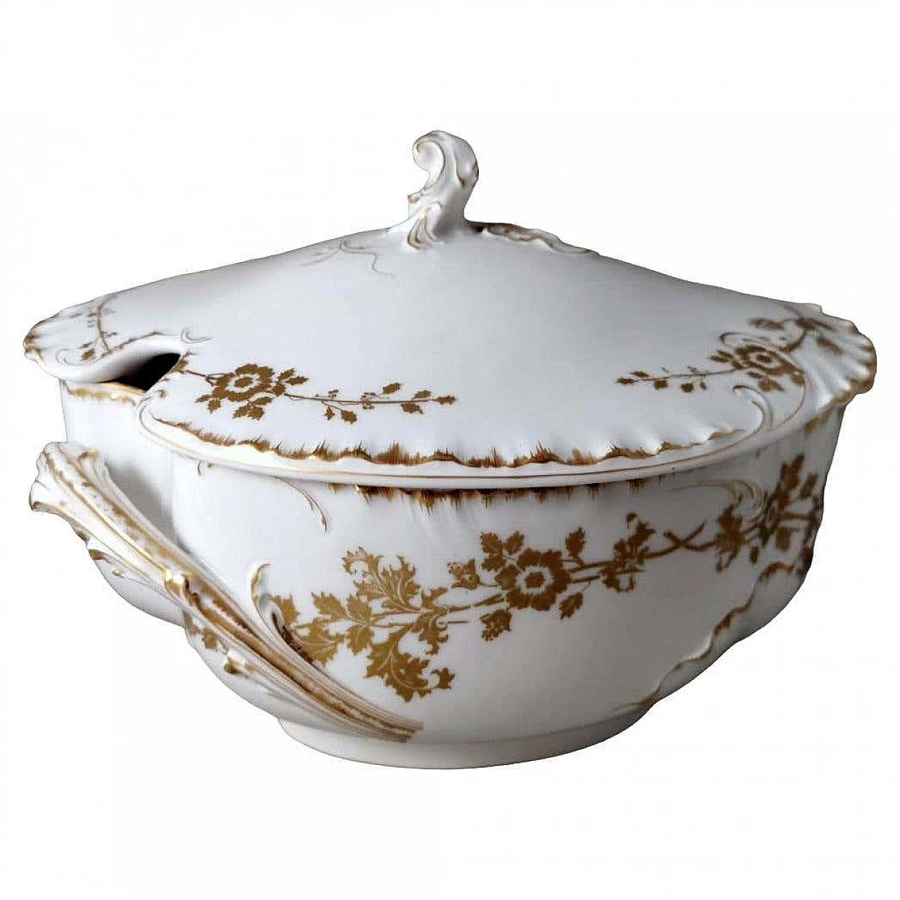 White porcelain tureen with gilt decoration by Haviland & Co Limoges, early 20th century 19