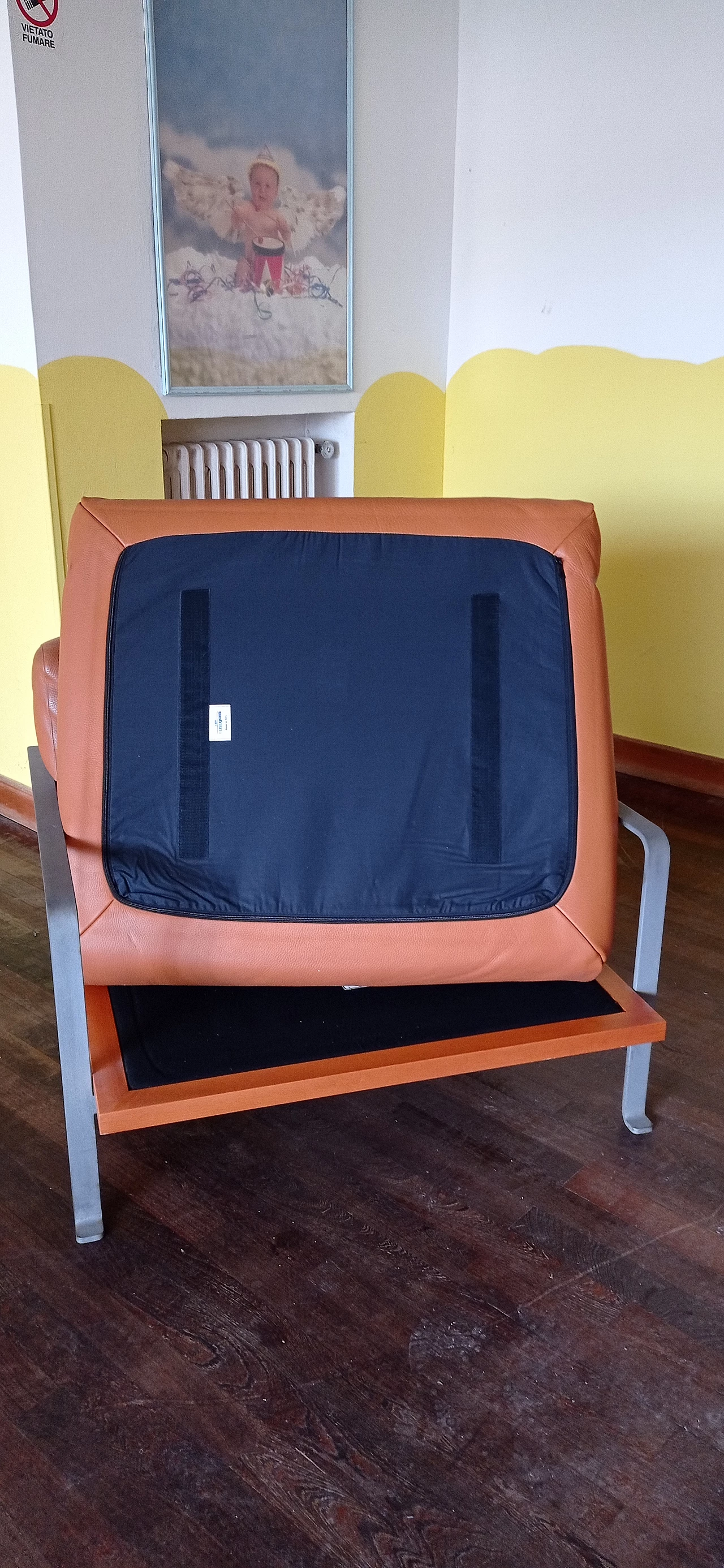 Divano a due posti e poltrona Razius in pelle di Matteo Grassi 1880, anni '2000 140