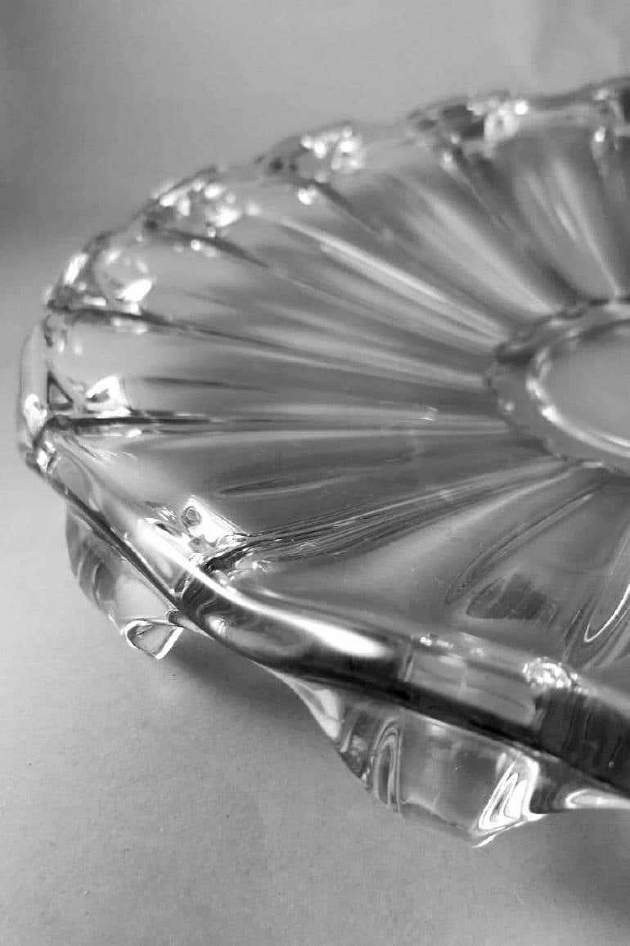 Round crystal centrepiece by Daum, 1950s 10