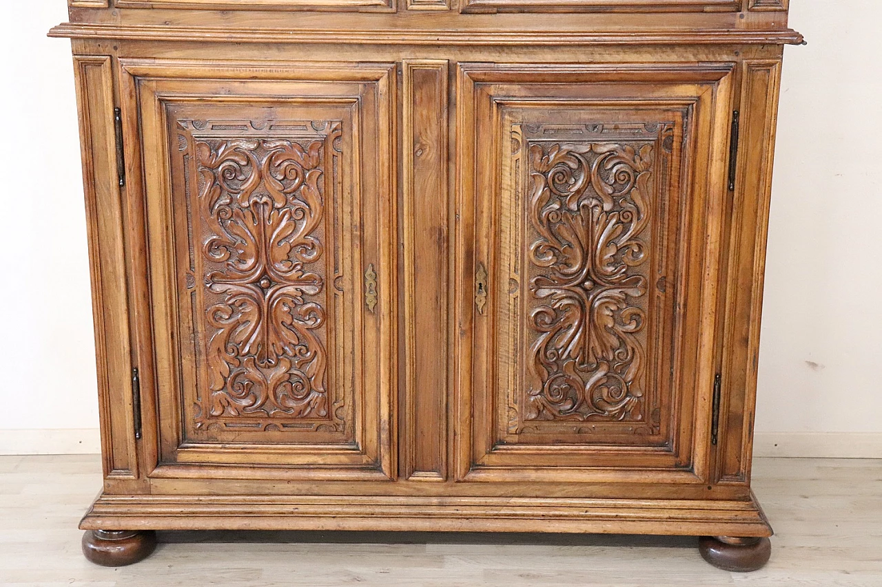 Credenza in noce massello con intagli, seconda metà dell'800 2