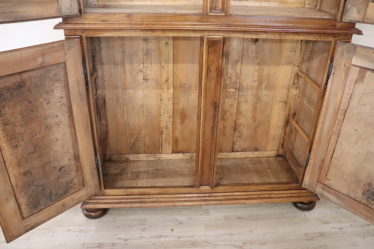 Credenza in noce massello con intagli, seconda metà dell'800 6