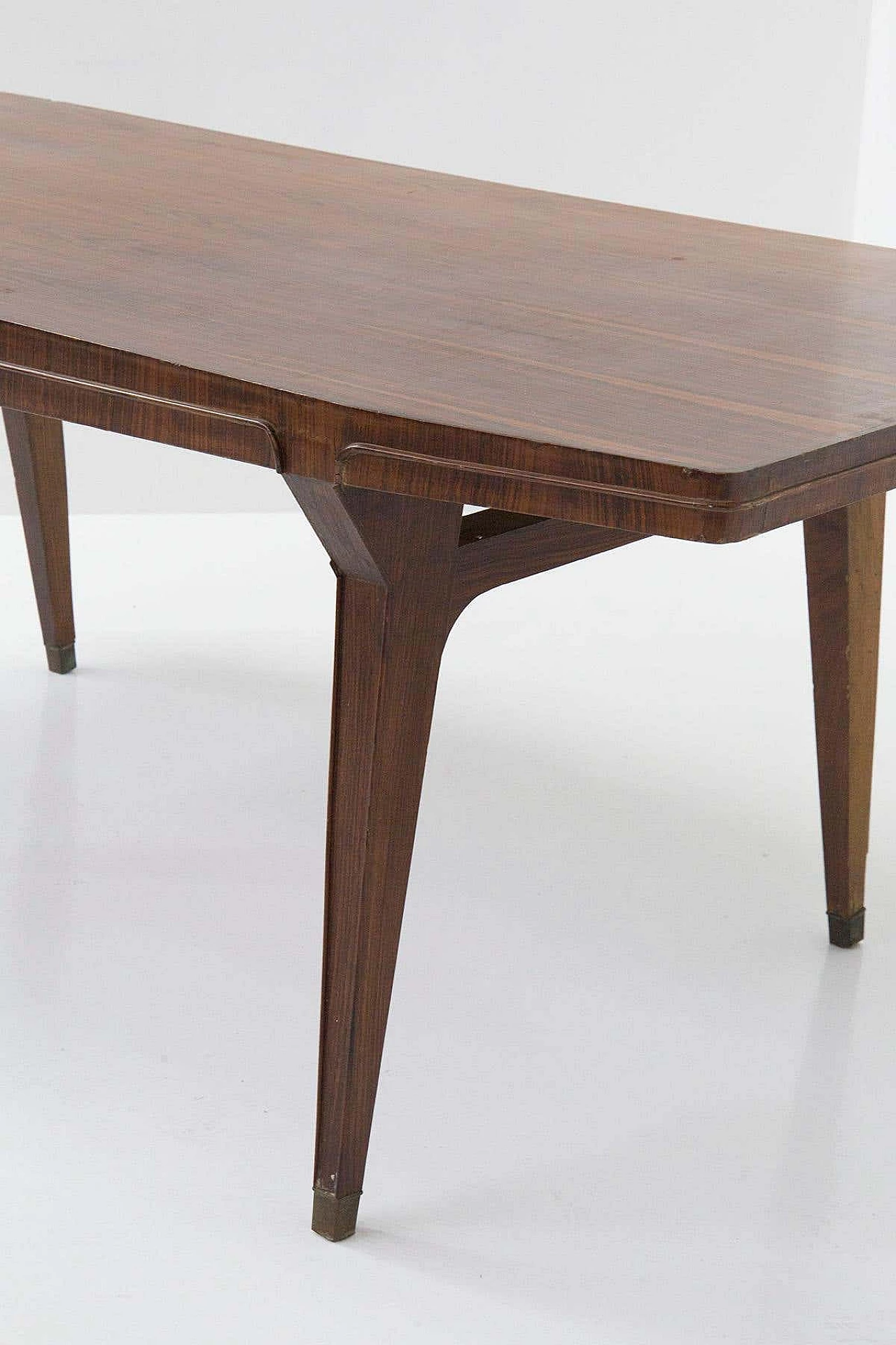 Tavolo in legno pregiato con gambe quadrate e terminale in ottone, anni '50 1