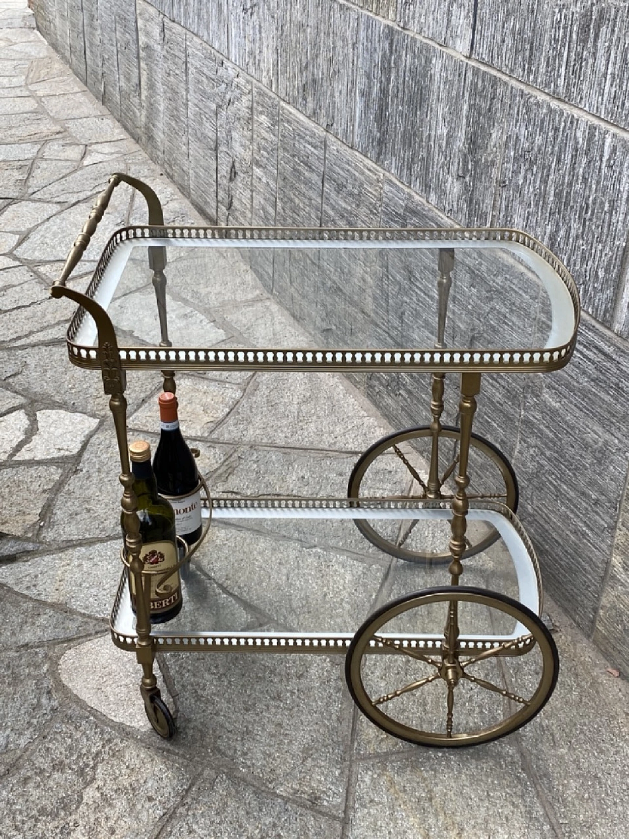 Carrello portavivande in ottone e vetro, anni '60 4