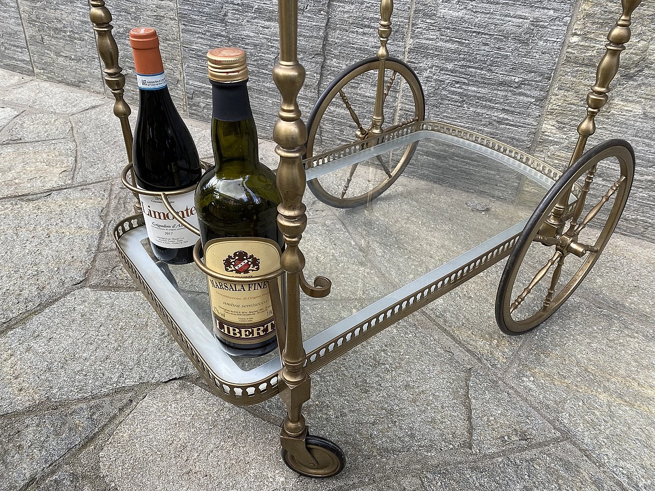 Carrello portavivande in ottone e vetro, anni '60 5