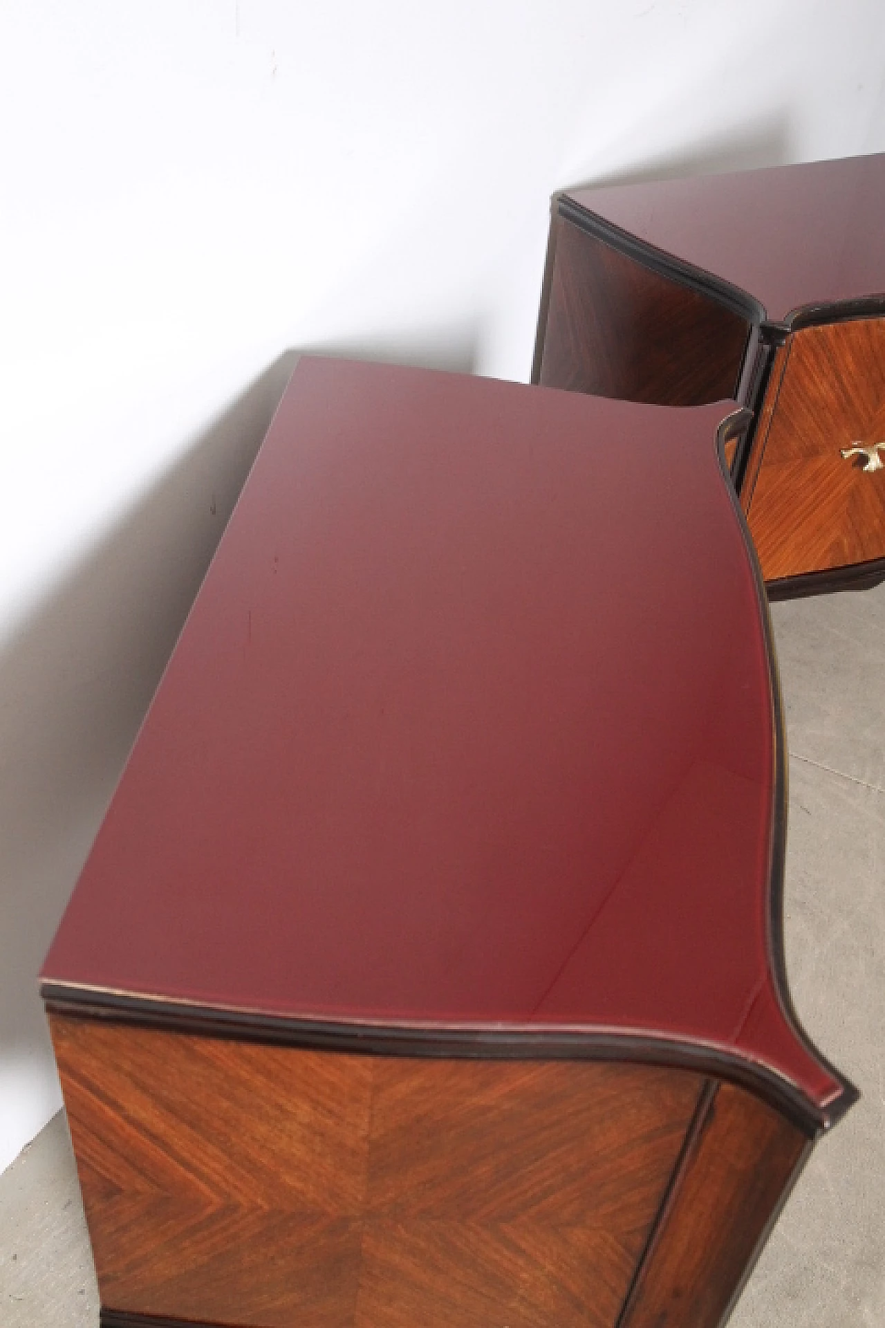 Pair of rosewood bedside tables with burgundy glass top, 1950s 8