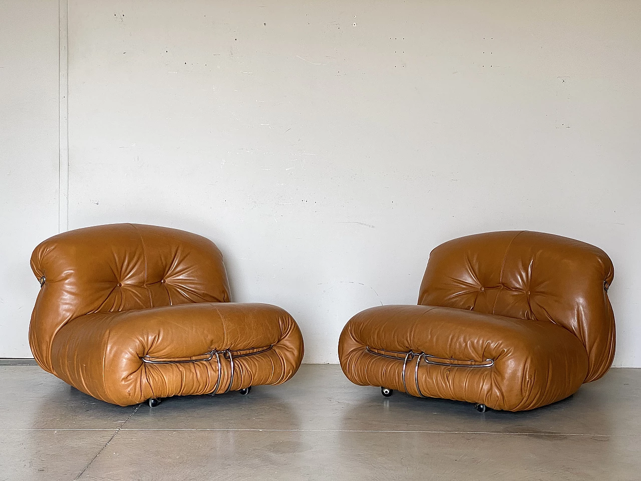 Pair of Soriana leather armchairs by Afra & Tobia Scarpa for Cassina, 1970s 2